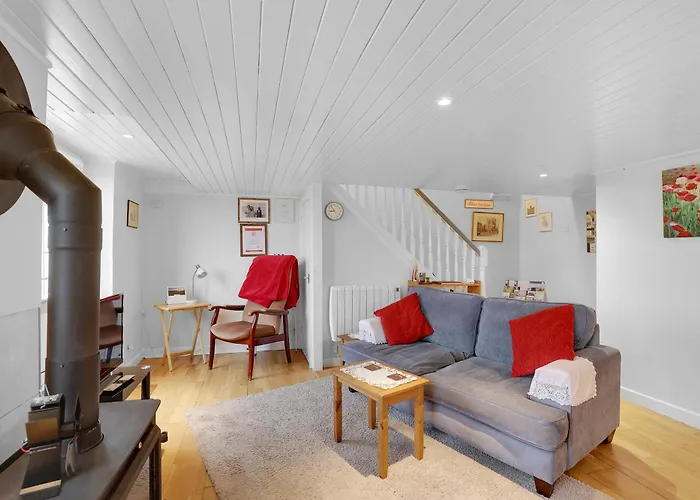 Hill House Hideaway - North East Escapes