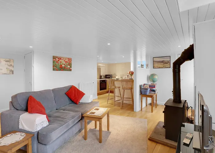 Hill House Hideaway - North East Escapes