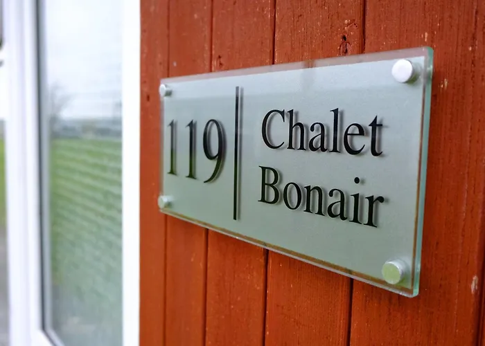 Chalet Bonair Spacious Comfortable 2 Bedroom Chalet Sleeping 4 Dartmouth