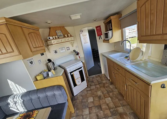 Ingoldmells - Caravan- Sleeps 8 - Seaside - Wi-Fi