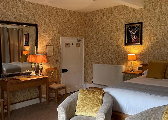 Rollestone Manor B&B And Restaurant