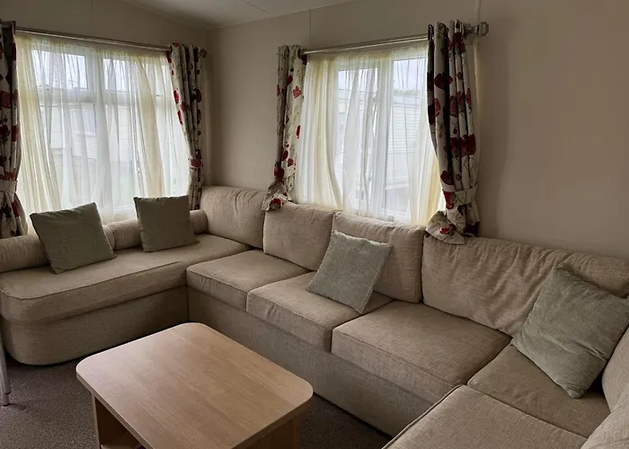 Heacham Beach Caravan-Sleeps 6-Pets Ok-Parking