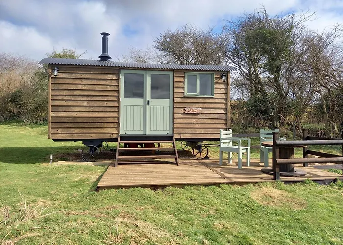 Under The Stars Shepherds Huts At Harbors Lake