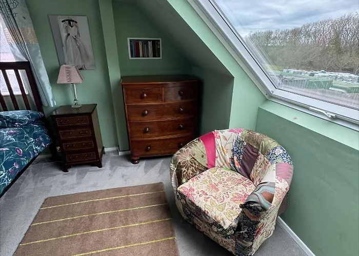 Springfield Oaks Cottage