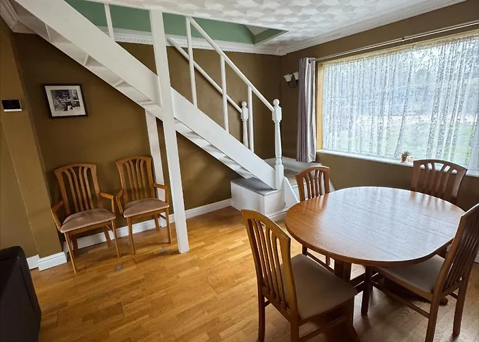 Springfield Oaks Cottage