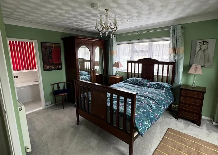 Springfield Oaks Cottage