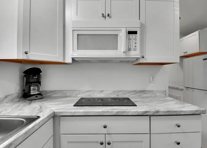 Studio Model Home With Parking