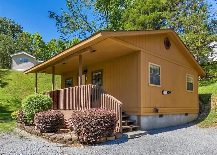 2Br Rustic Cabin With Views And Parking
