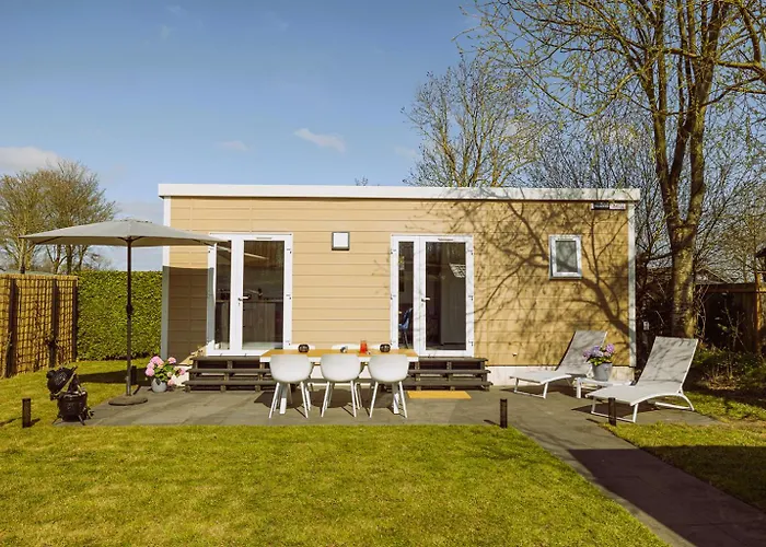Prachtig nieuw chalet met tuin op De Friese Wadden