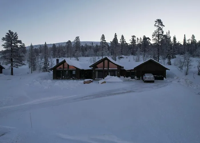 Luxurious Mountain Lodge