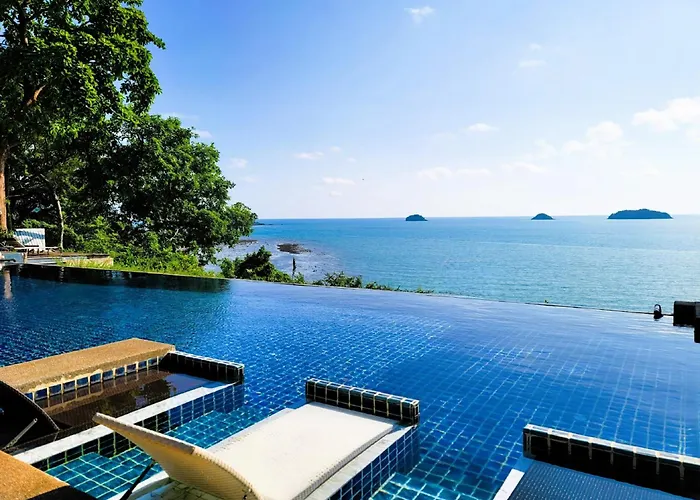 Hotel with view: Koh Chang Cliff Beach Resort