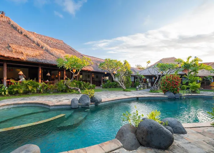 Hotel near College: Desamuda Village By Pertama Management