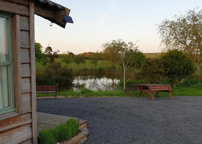 Pondside Cabin
