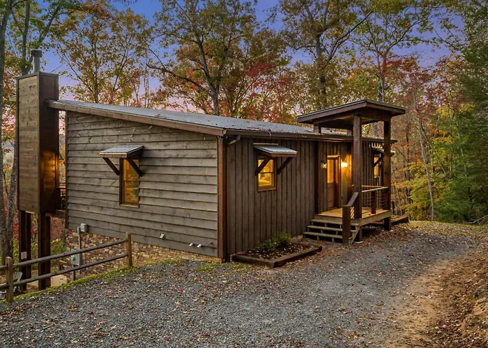Chardonnay Chalet - Luxe Modern Chalet - Hot Tub, Wi-Fi, Fire Pit, Game Room, Amazing Deck - 15 Min To Blue Ridge