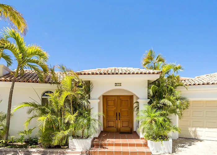 Villa Fiesta by Cabo Villas