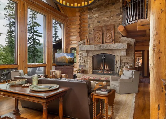 Hilltop Hideaway By Exceptional Stays