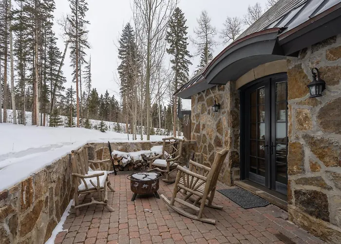 Twin Elk By Exceptional Stays