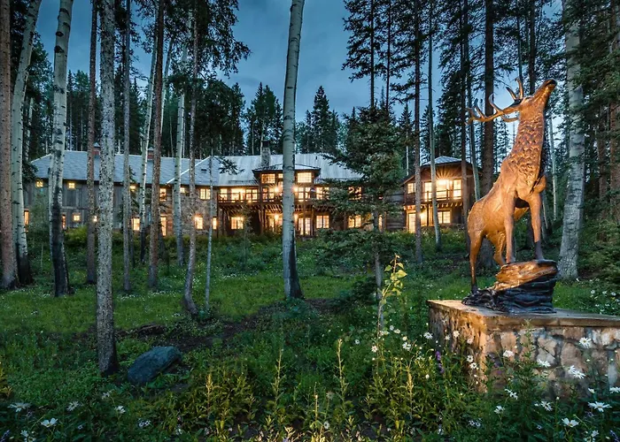 Twin Elk By Exceptional Stays