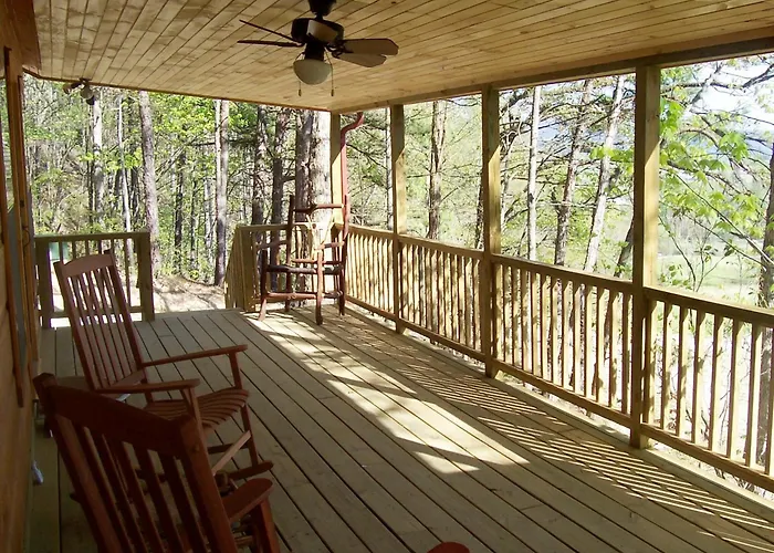Cabin On The Hill-Peaceful 1Br 20-Acre Rural Retreat-Hottub&Wifi Near Asheville
