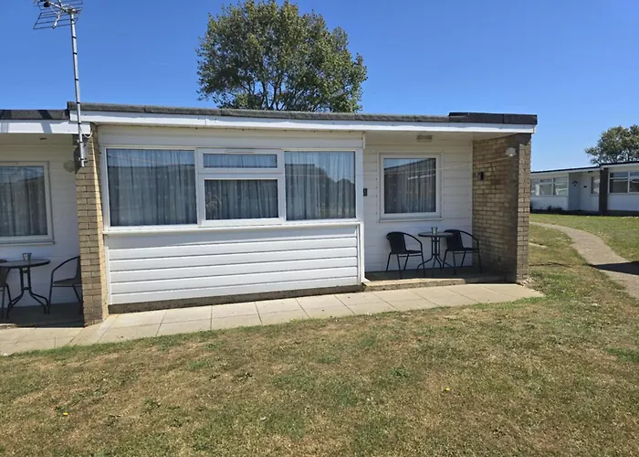 103 Sunbeach South Facing 2 Bed Chalet M And T Chalets