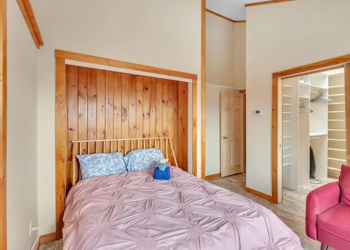 Campton Mountain Ski Retreat For Year-Round Fun -Best View And Best Price Guarantee