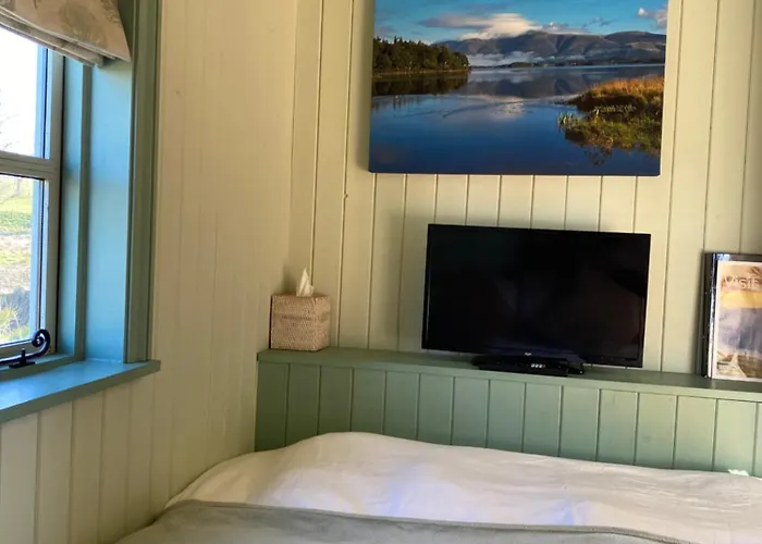 Sunset Snug Shepherd Hut