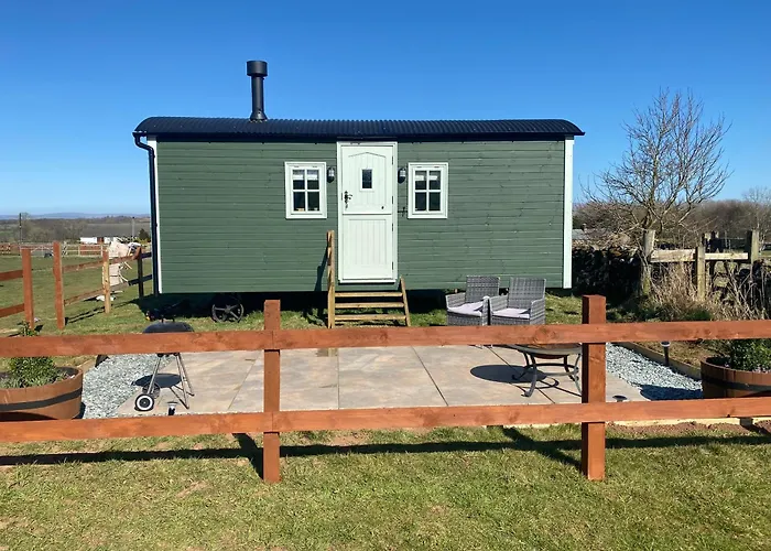 Sunset Snug Shepherd Hut