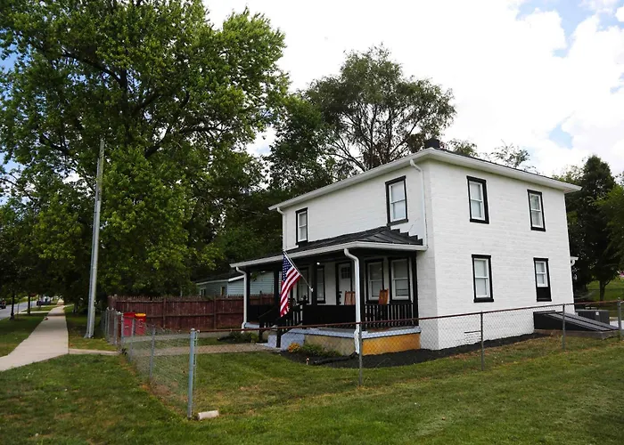 1939 Four Bed Rustic Escape By Casino