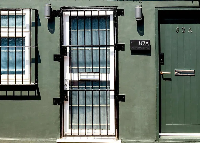 Airport Hotel: 82A Dalston Lane Terrace