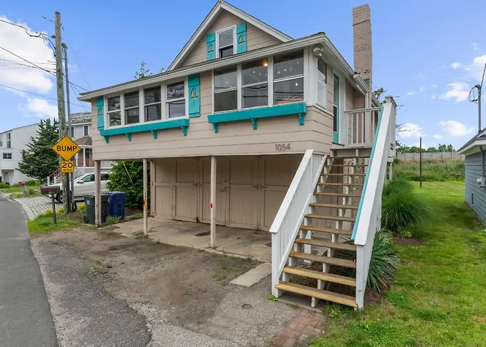 Charming Fairfield Cottage By The Sea