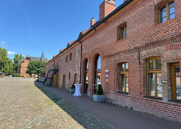 Herberge In Der Orangerie Auf Dem Schlossgut Altlandsberg
