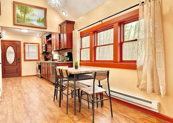 Chic Chalet River Views & Access