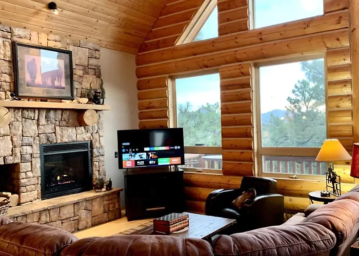 Hilltop Chalet- Stunning Views 3Mi From Downtown