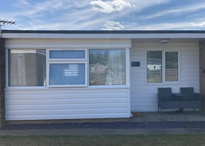 Beachcomber Sunbeach: Pet-Friendly Chalet with Club Access
