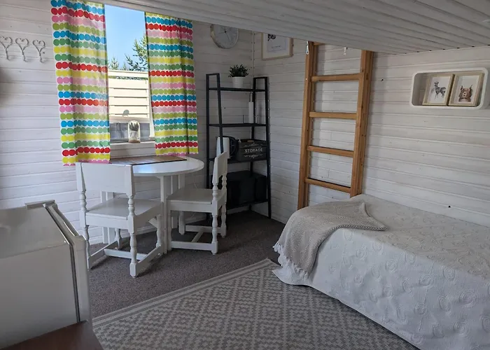 Cozy Cottage - Free Wifi And Parking