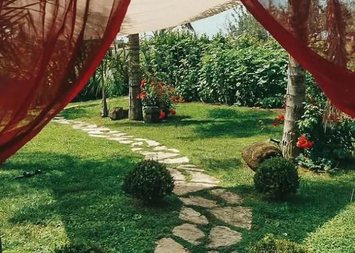 Il Giardino Dei Flintstones B&B
