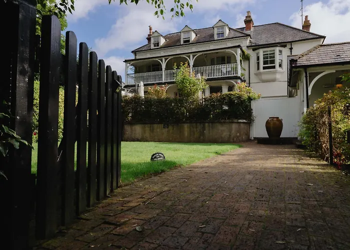 Wingrove House