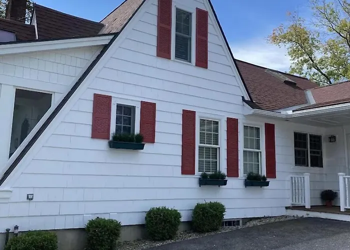 Champlain Valley New England Chalet