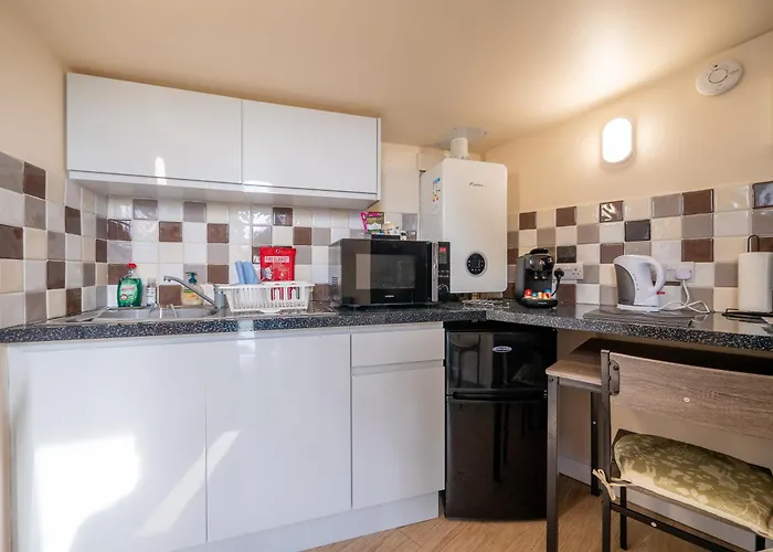 Cosy Cabin For Two With Lovely Countryside Views, Near Kingsbridge