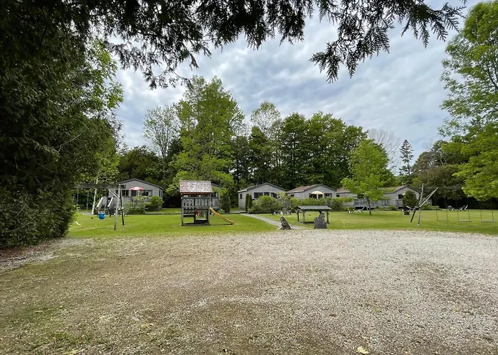 Cedar Garden Cottages