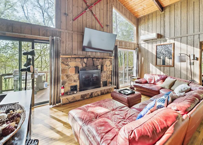 Charming Porter House In The Heart Of The Poconos Chalet