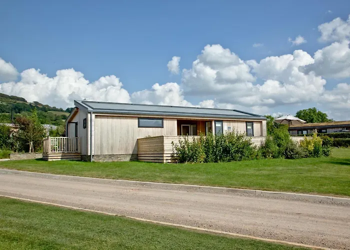 Perry Lodge, Strawberryfield Park - Hot Tub - Free Parking & Wifi