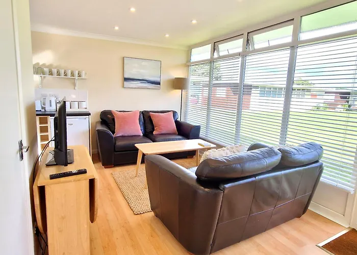 170 Broadside Holiday Chalet Near Broads & Beaches
