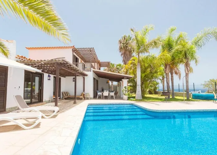 La Quinta Heights -6 Bed Villa-Private Pool