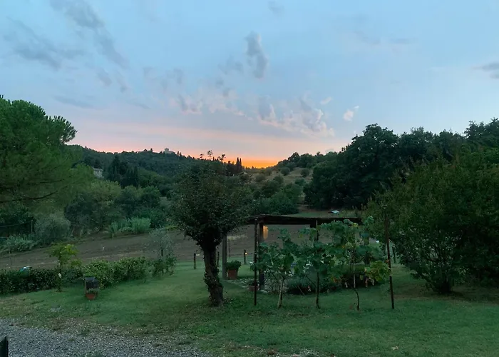 Hotel con piscina: Borgo Montefreddo Toscana
