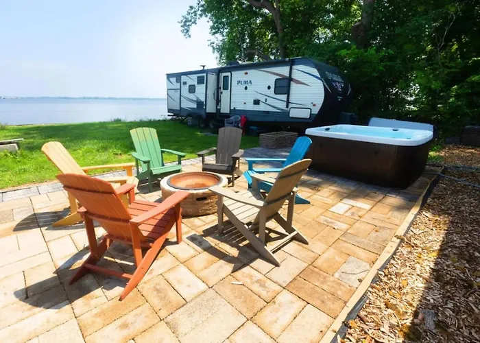 Waterfront 2Br Nautical Cottage On Grass Lake Hot Tub Firepit Year Round Fun