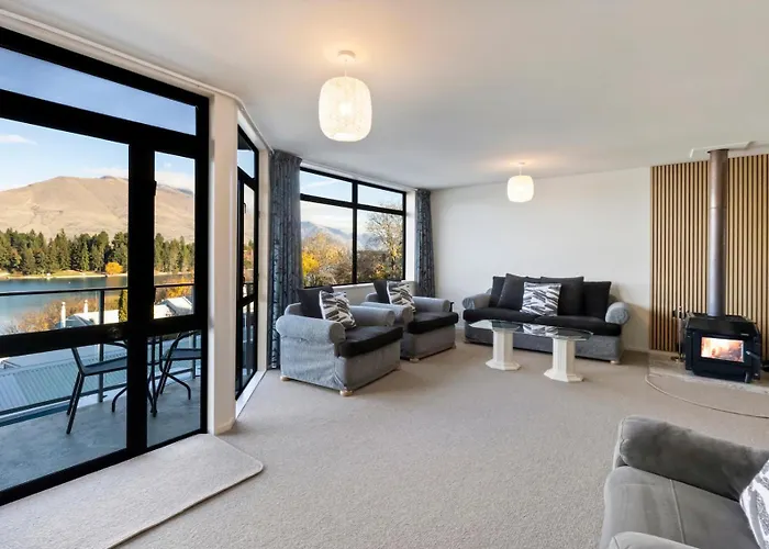 Spinnaker Bay s