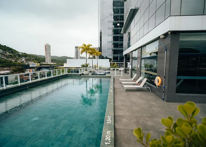  Hilton Garden Inn Praia Brava