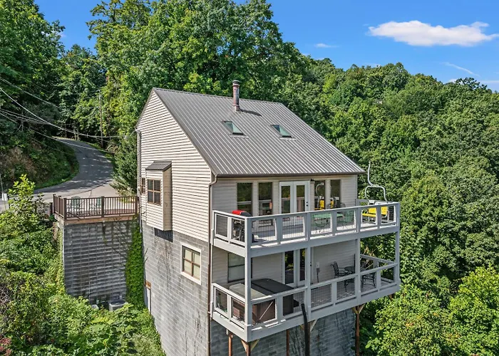 A Tram View Scenic Mountain Views And See The Gatlinburg Historic Cable Tram Pass By