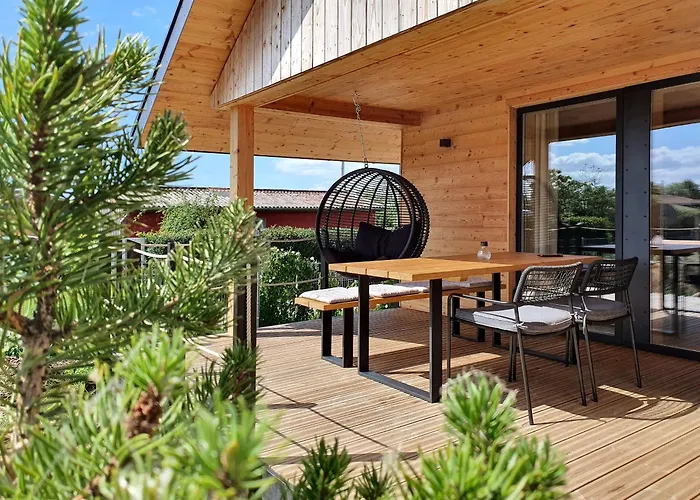 WerderChalet -- MEER IN SICHT -- Meerblick I Strand 150m I Sauna I eKamin I bis 5 Pers I by Meyers am Meer